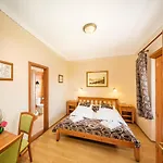 ペンション ガーデナ ゲストハウス 3*