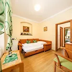 ゲストハウス ペンション ガーデナ チェスキー クルムロフ