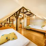 ペンション ガーデナ ゲストハウス